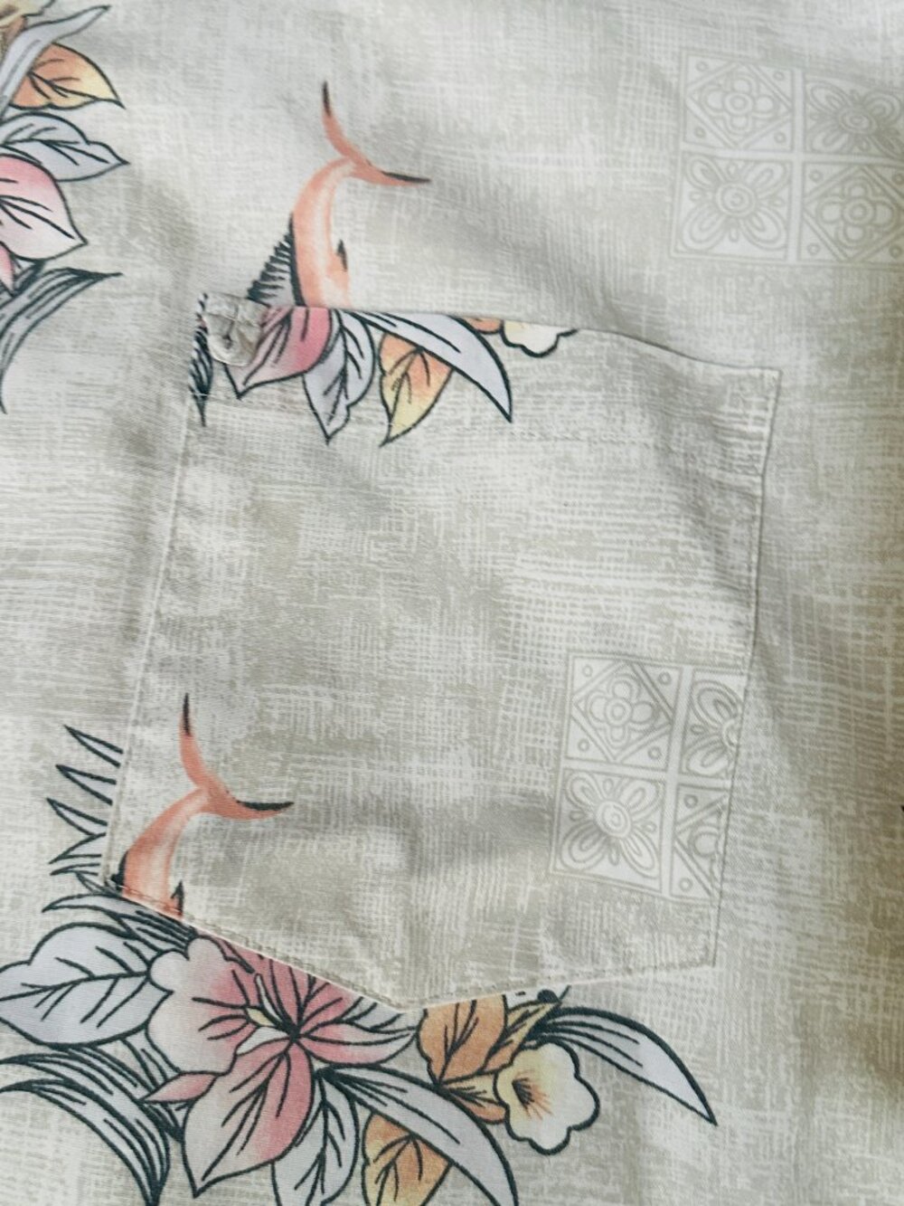 Lot of 2 Men’s Roundy Bay Short Sleeve Polyester Hawaiian Shirt - Floral - XL - Picture 6 of 11